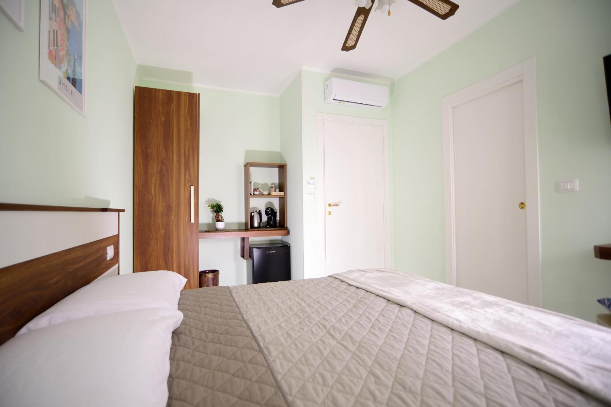 Malusi B&B Наполи Екстериор снимка